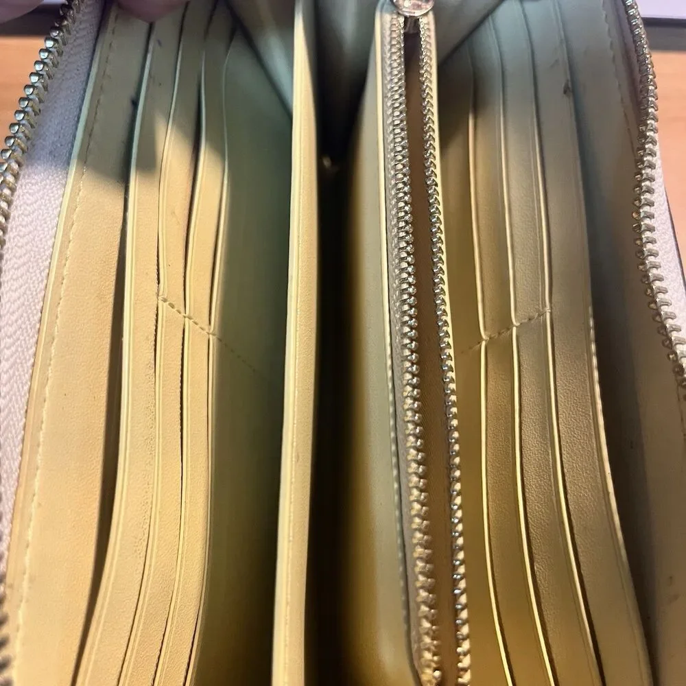 Coach women zip